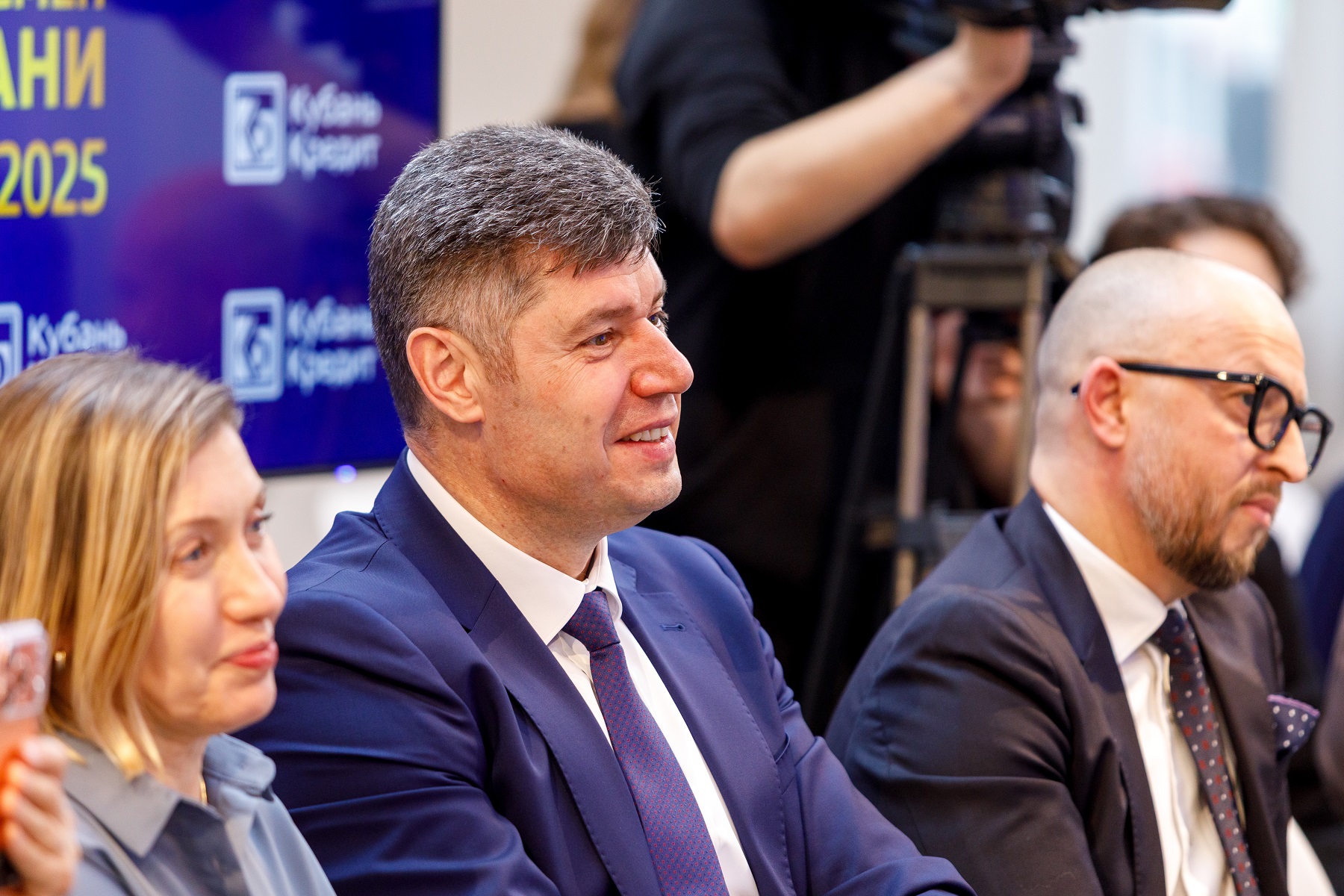 «Кубань Кредит» поздравил вратаря «Краснодара» Станислава Агкацева с победой в премии «Спортсмен Кубани»